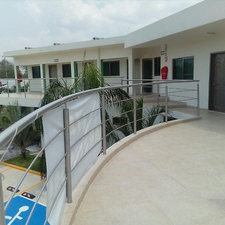 Hotel La Isla Chable Bagian luar foto