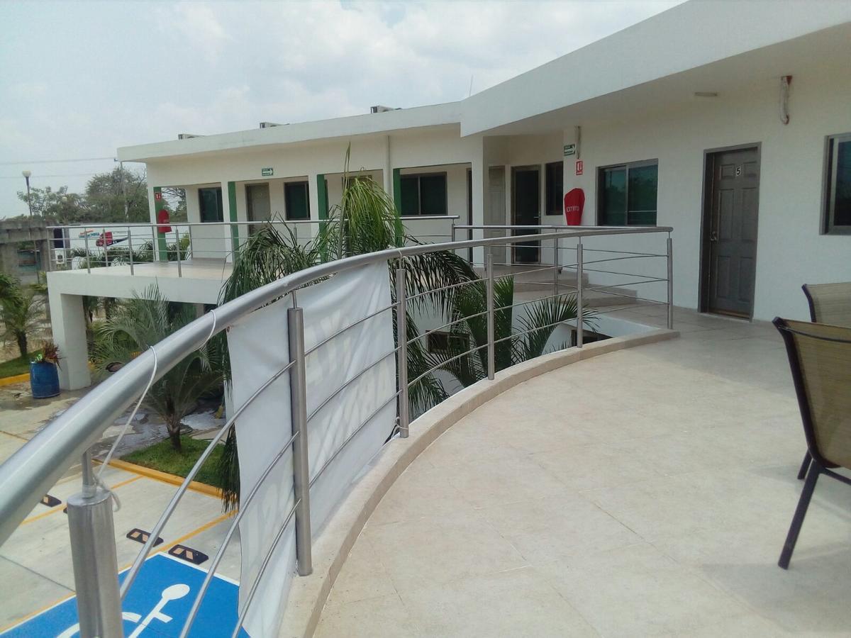Hotel La Isla Chable Bagian luar foto